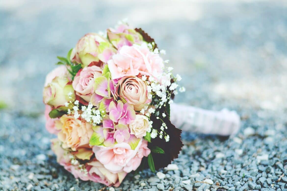 bridal bouquet, ostrich, romance
