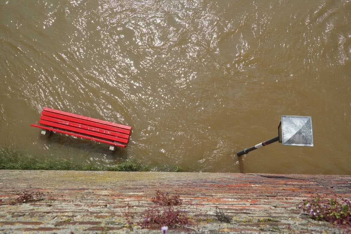 flood, park bench, street lamp, flooding, red, bank, in the water, nature, flooded, water, water level, peak, flow, riverside, catastrophe, flood disaster, storm, force of nature, civil protection, flood of the century, climate change, flood, flood, flood, flood, flood, flooding, flooding, climate change, climate change