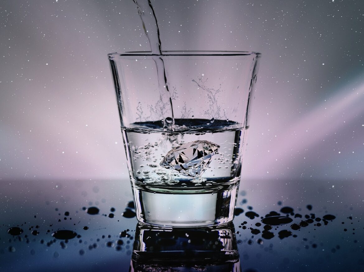 water, glass, liquid, wet, refreshment, nature, diamond, splash, water glass, drop of water, fresh, light effect, blow, gems, luxury, wealth, ice cubes, diamond shape, drink, drinking glass, sparkling water, water, water, water, water, water, diamond