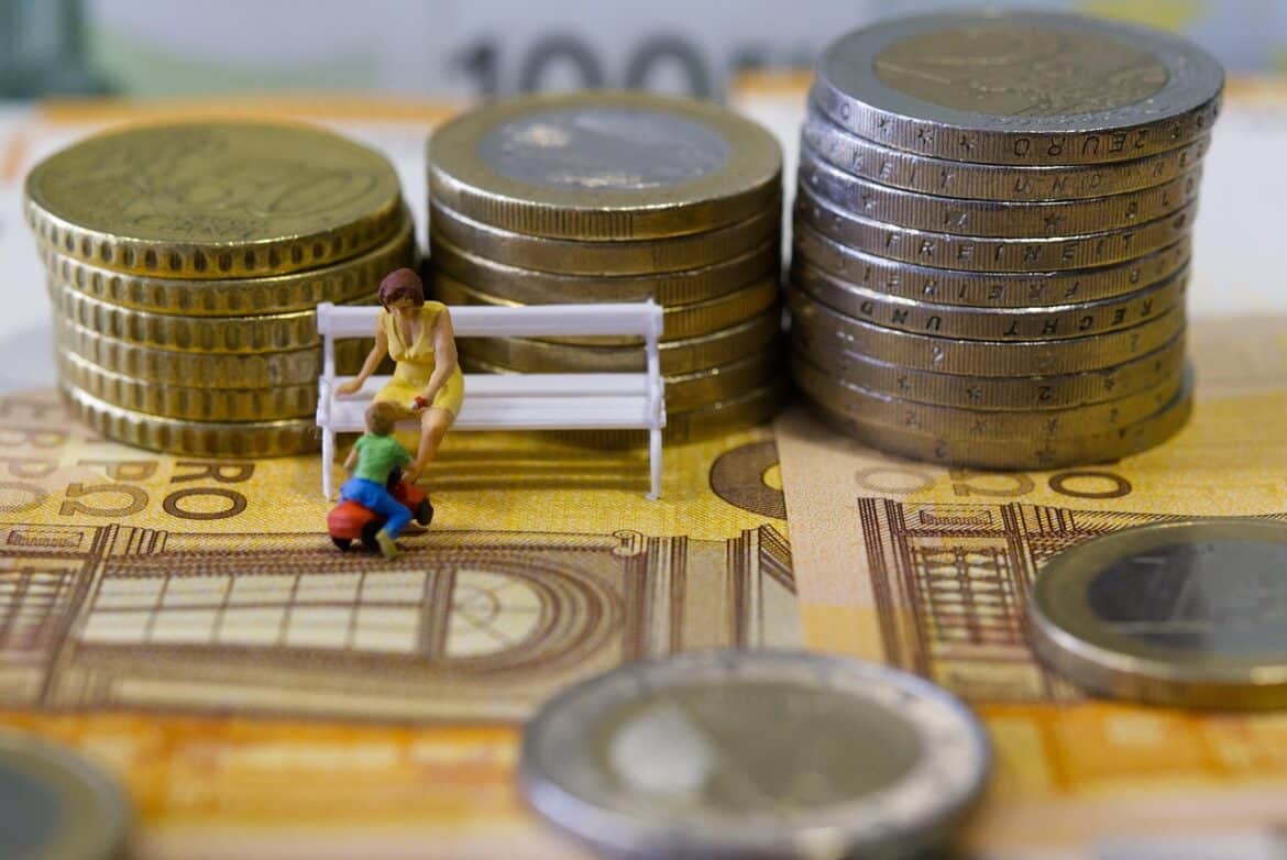 money, finance, family, child support, grant, save up, a single parent