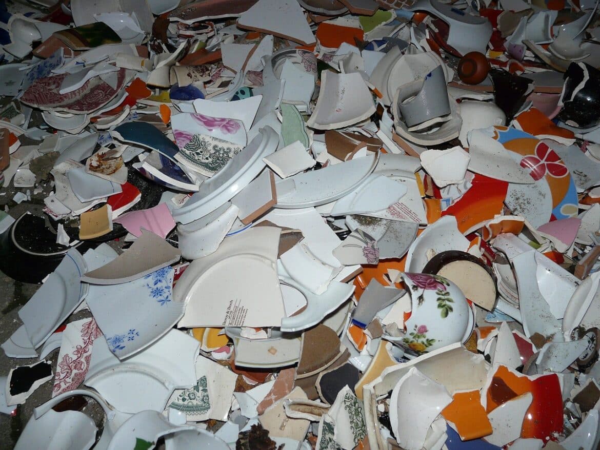 hen party, dishes, rumble, porcelain, shards, wedding, break, ceramic, tradition, need, regional customs, to marry, broken, rumble, rumble, porcelain, porcelain, porcelain, shards, shards, shards, shards, shards, break, need, need, broken